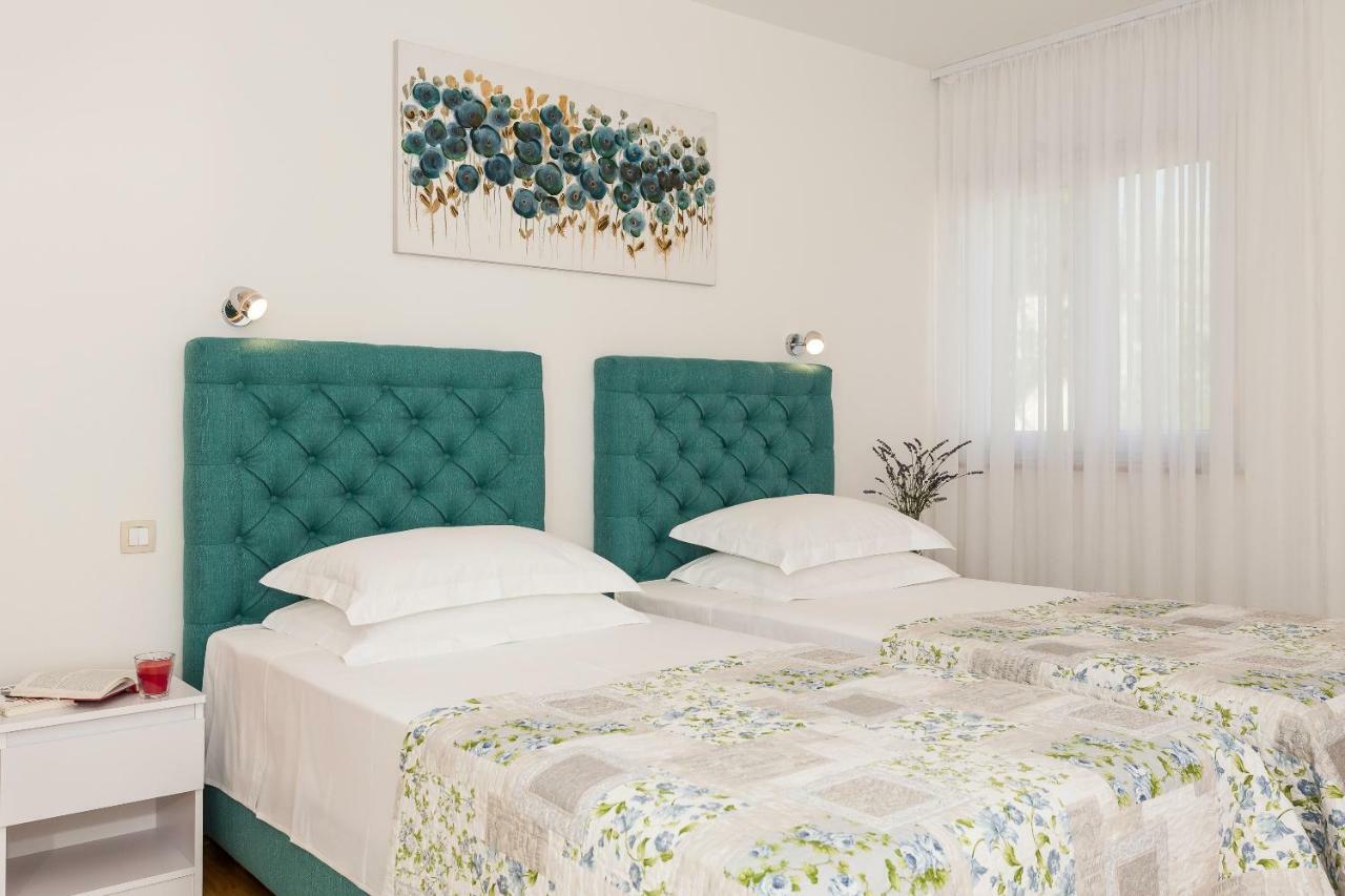 Villa Sweet Home Marija With Heated Pool Split Exterior foto